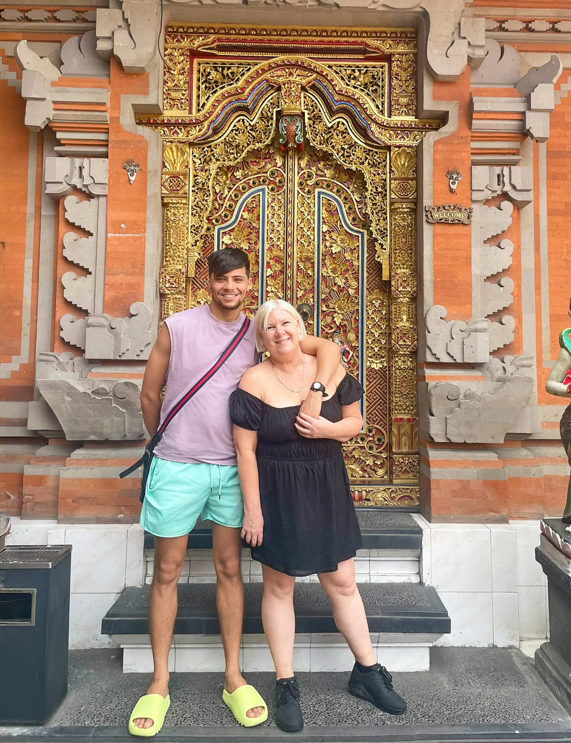 Jay-Jay and Minou in front of an Indonesian temple