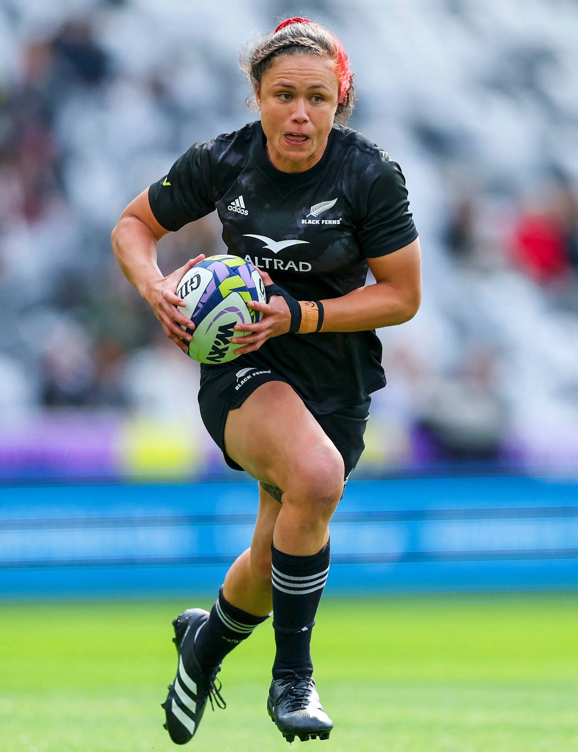 Ruby Tui in action for the Black Ferns