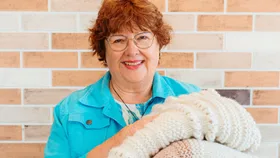 How Trish Stewart and the Yarnteeze selflessly spread love and joy