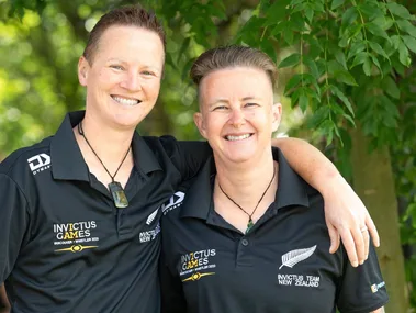 Buffy and Alana in their New Zealand Invictus Games shirts