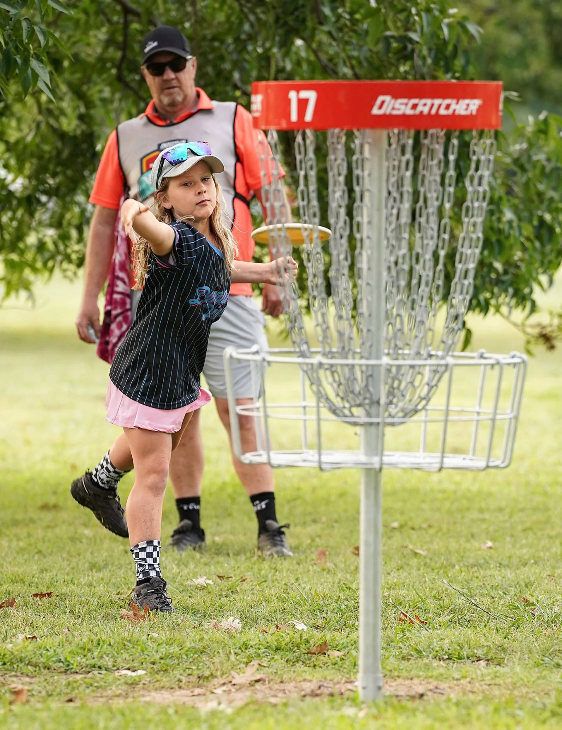 Sarah Wadsworth throwing a frisbee