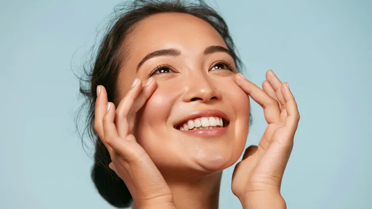 A woman enjoying her ski after dermaplaning
