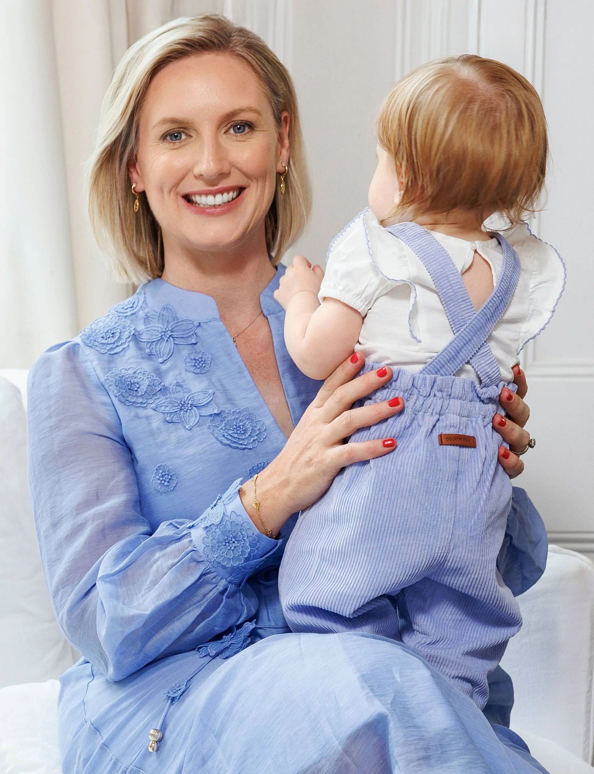 Anna holding her daughter Sophie