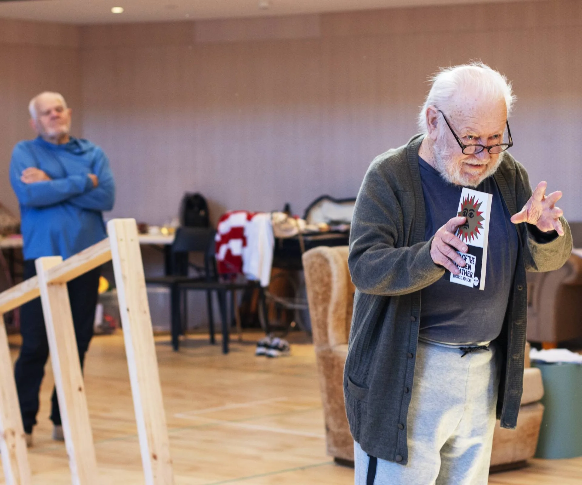 Mark Hadlow and Sir Ian Mune acting together