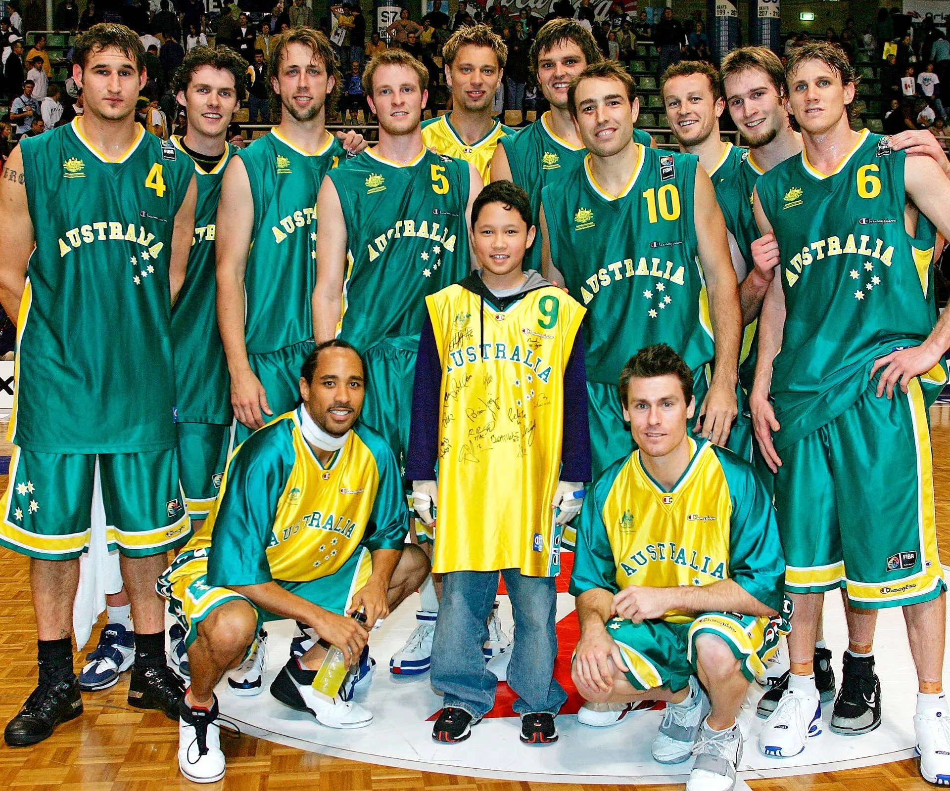 Terry Vo as a kid with the Australian basketball team