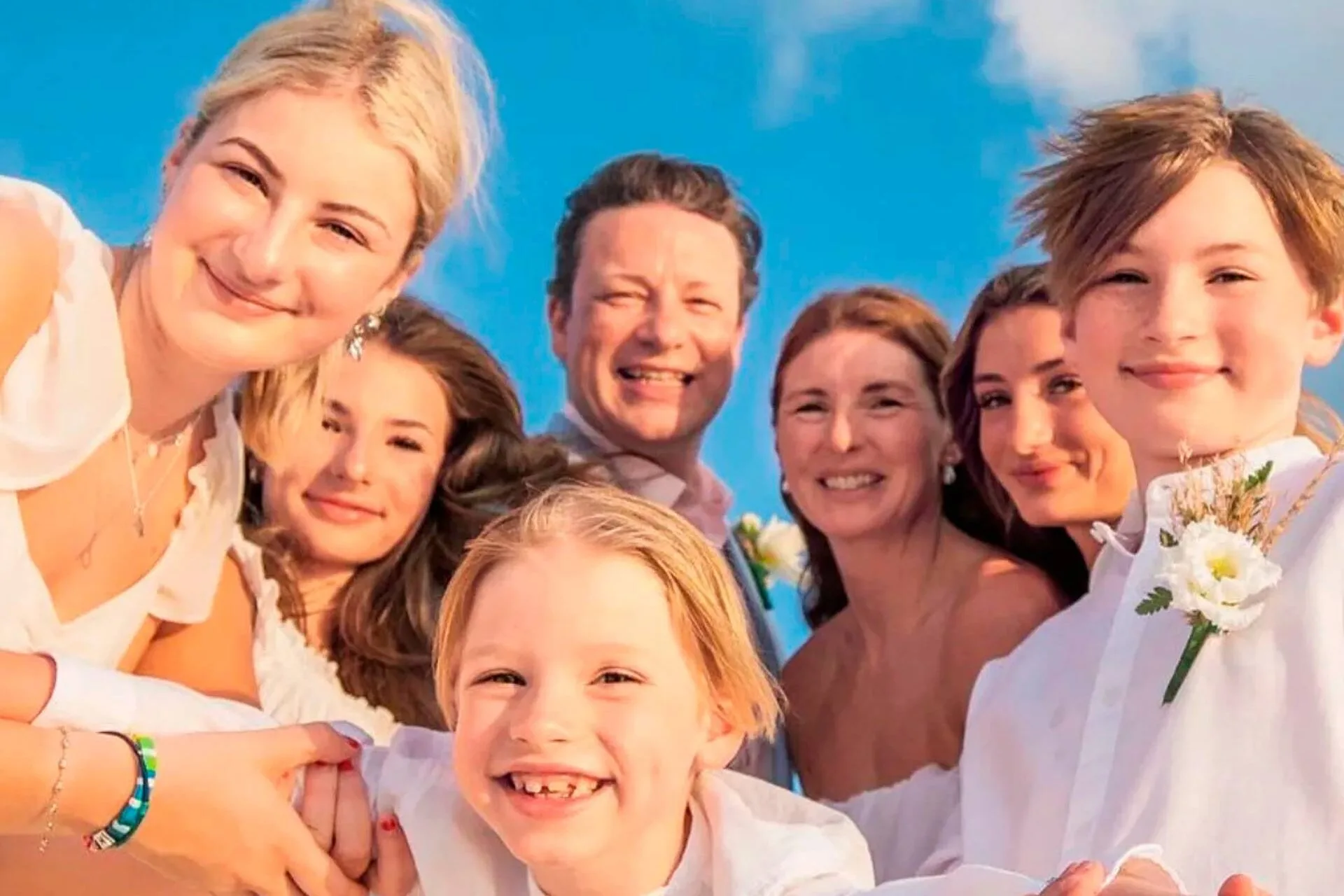 Jamie Oliver with his wife and kids