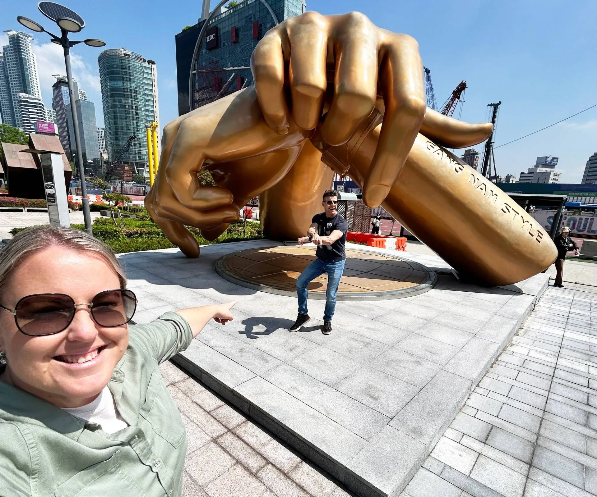 Simon and Lana hanging out in Seoul