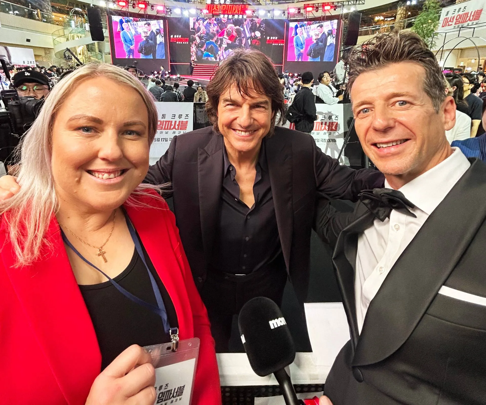 Simon and Lana with Tom Cruise