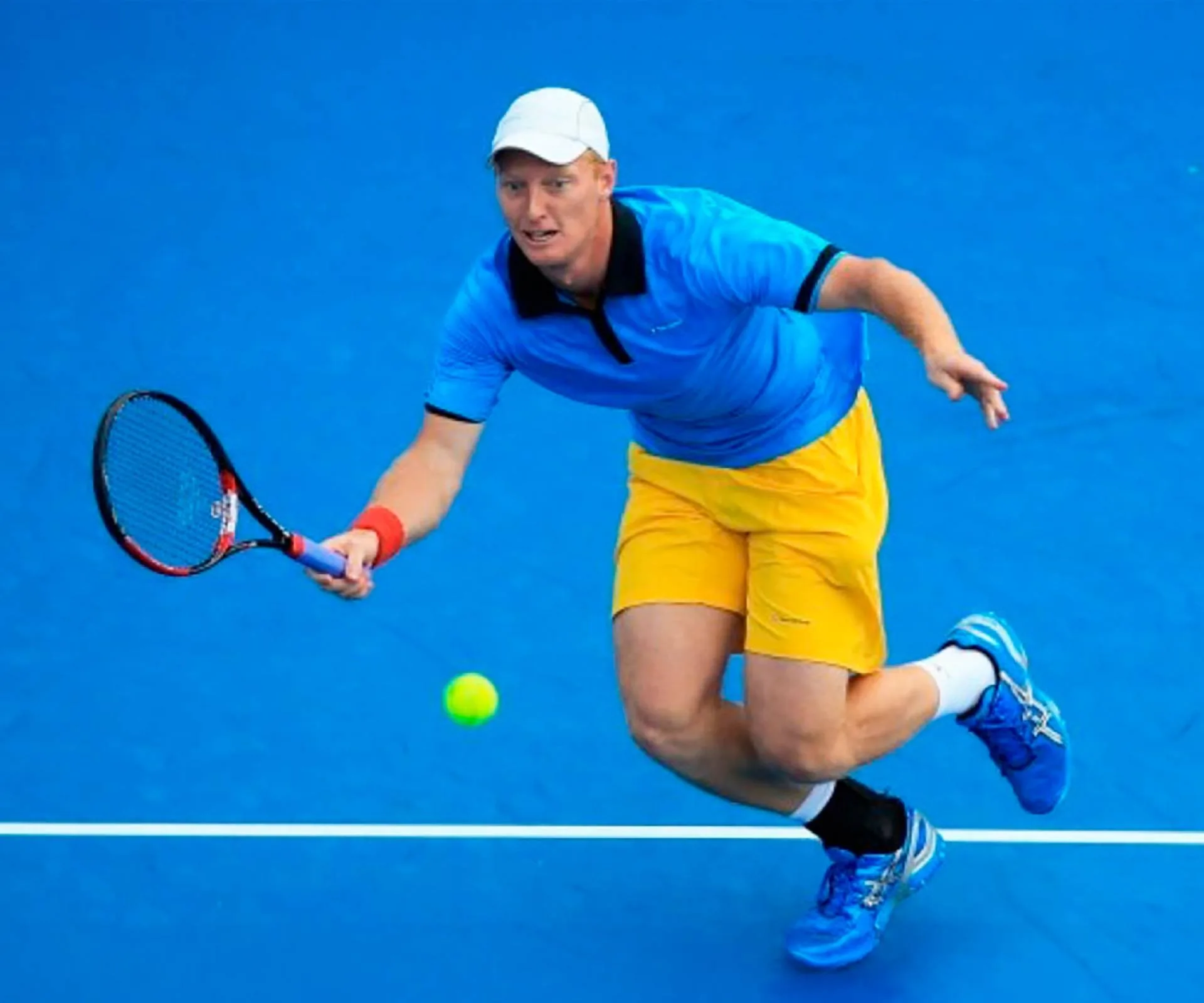 Dan King-Turner playing tennis