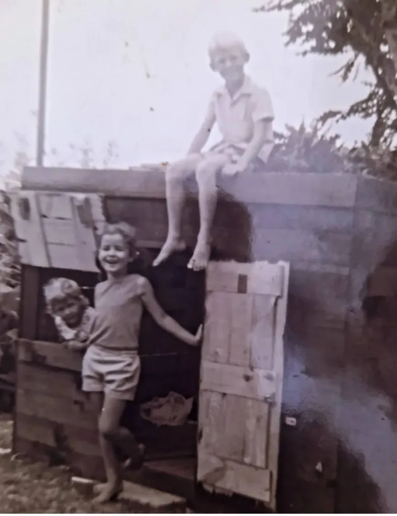 tin and sister
