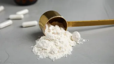 creatine spilling out of a scoop