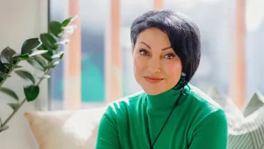 Tina Cross reveals her private battle with hearing