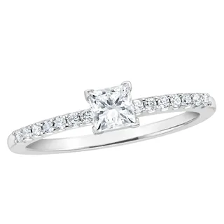 Lab-grown diamond princess cut ring