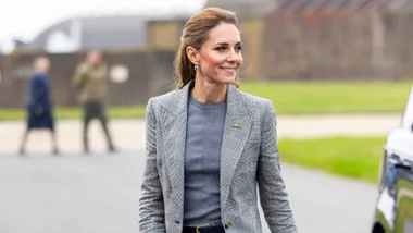 Princess Kates shoes her poise by mastering a new challenge in heels!
