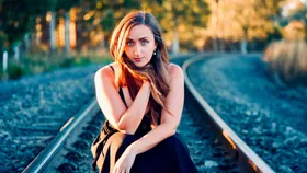 Kiwi musician Karra Rhodes heals through song and story