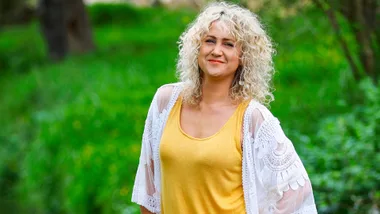 Ainslie Allen opens up about music, motherhood, and finding her safe place