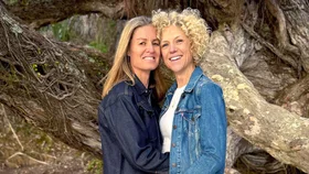 Reality TV’s Cassie Roma & Football Ferns’ Māia Jackman’s denim seaside wedding
