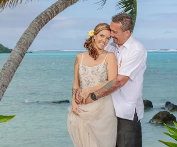 Mike King marries his queen