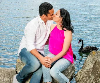 kissing 