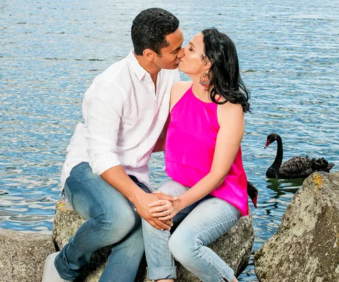 kissing