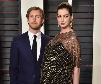 Anne Hathaway, Adam Shulman
