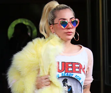 Lady Gaga sings for Amy Winehouse foundation