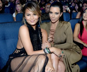 Kim kardashian Chrissy Teigen