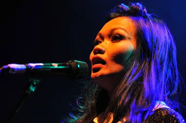 Kiwi star Bic Runga swaps pop for opera