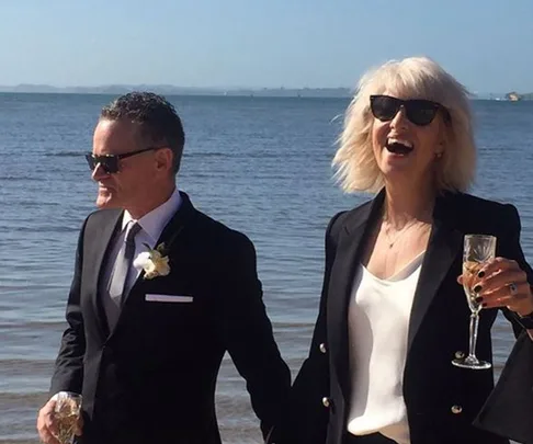 Sonja Yelich and Vic O'Connor, Lorde's parents, marry.