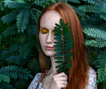 Leafy Lady/Organic Poison Ivy