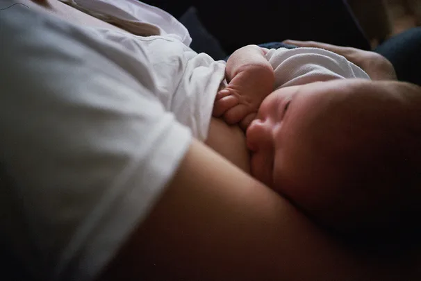 Waikato mother posts photo of herself breastfeeding in public