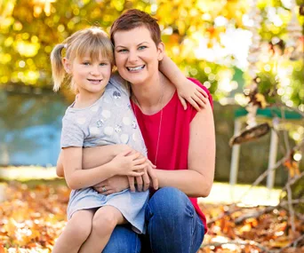 Kiwi mum and daughter duo battle cancer together