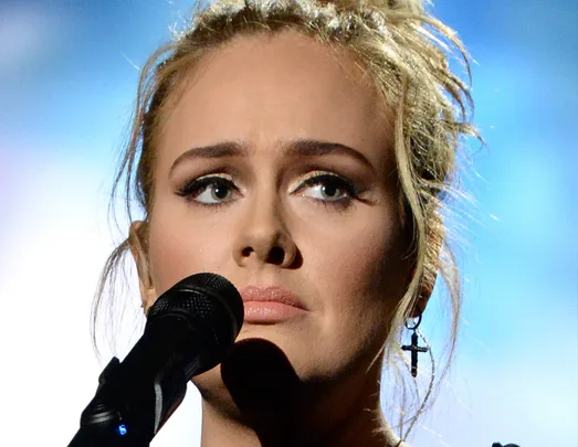 Adele has cancelled the last two shows of her tour.
