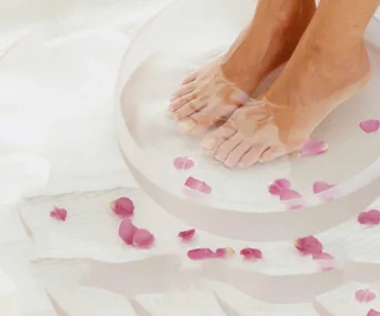 8 clever beauty uses for baking soda
