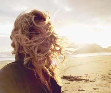 Rachel Hunter remembers mother in touching tribute