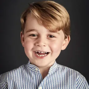 Kensington Palace releases official portrait to celebrate