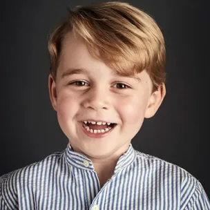 Kensington Palace releases official portrait to celebrate