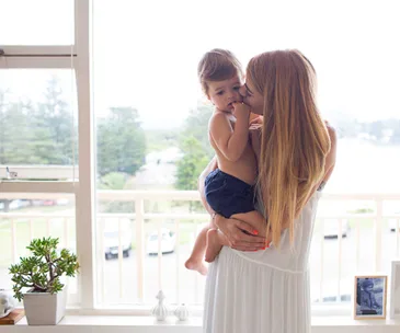 8 Simple, natural ways to soothe a colicky baby