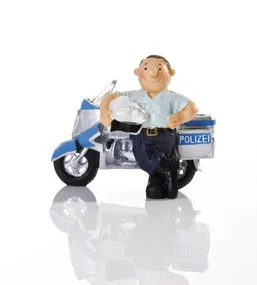 Police officer buys nappies for shoplifting mum