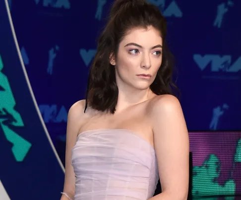 Lorde at the MTV Video Music Awards 2017