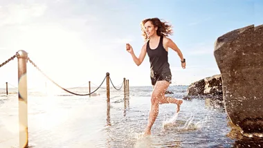 Cancer survivor goes on to run seven marathons in seven days