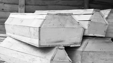 The DIY coffin club helping familes in need