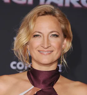 What Kiwi actor and stunt woman Zoë Bell would stop people on the street for