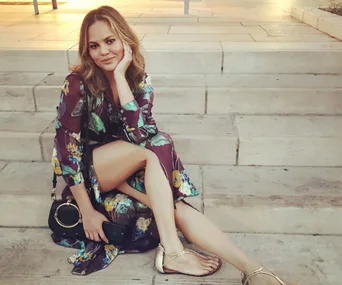 4 body confidence lessons from Chrissy Teigen