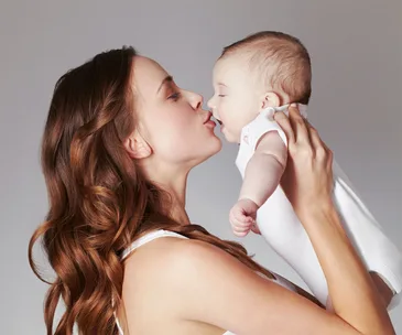 How to improve your self-confidence as a new mum