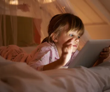 Study shows that bright light before bed plays even more havoc with kids’ sleep than previously thought