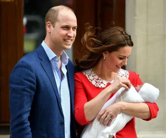 The royal family keeps to tradition with their royal baby announcement
