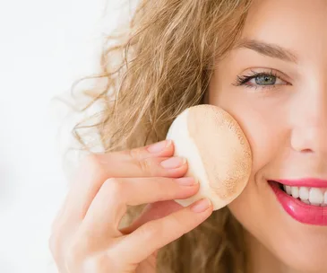 Applying foundation