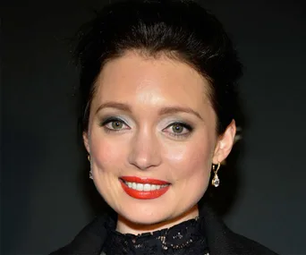 Westside actress Antonia Prebble gets engaged to her co-star