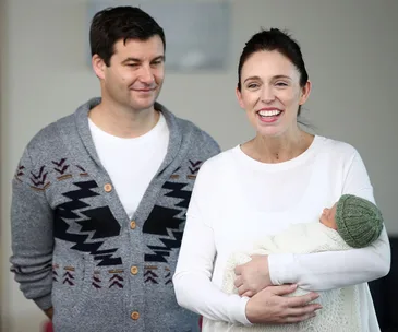 30 things that mothers are always criticised for doing